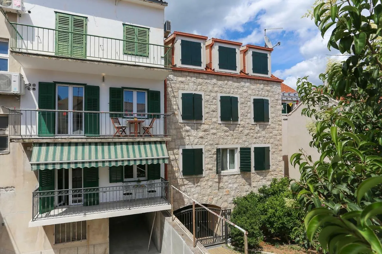 Luxury Rooms Dino Split Guest house